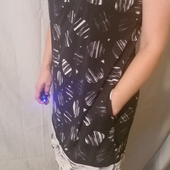 BCBGMaxAzria DRESS Authentic Designer Max Azria - Picture 6 of 6